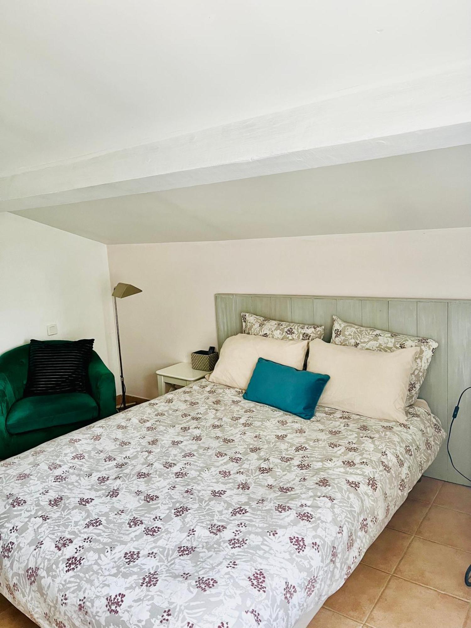 Bed and Breakfast Mas Saint-Ange Lunel  Zimmer foto
