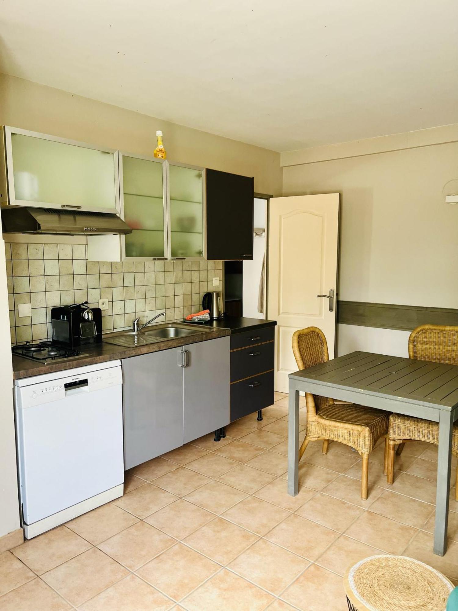 Bed and Breakfast Mas Saint-Ange Lunel  Zimmer foto